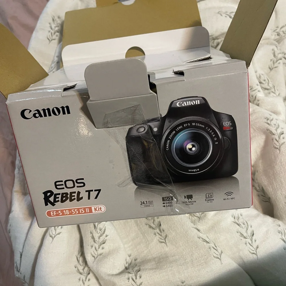 Canon Black DSLR Camera T7 kit